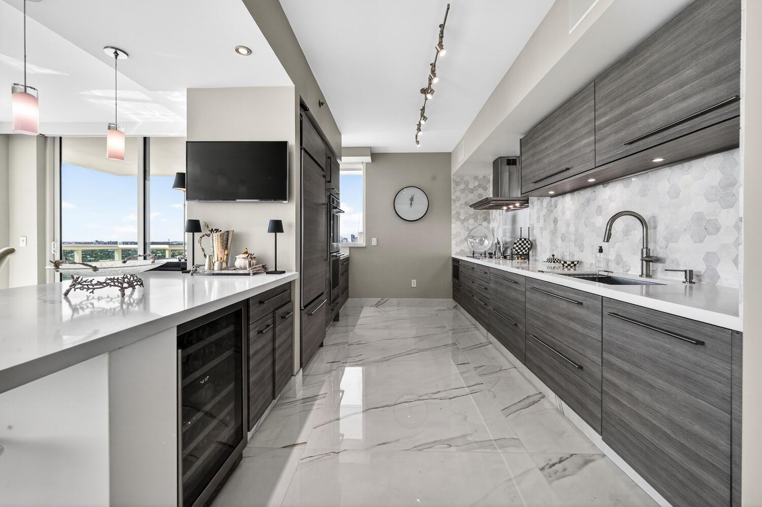 Las Olas Beach Club - Residential