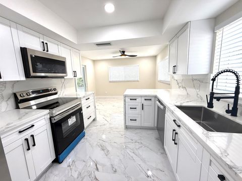 9004 SW 6th Street Boca Raton FL 33433