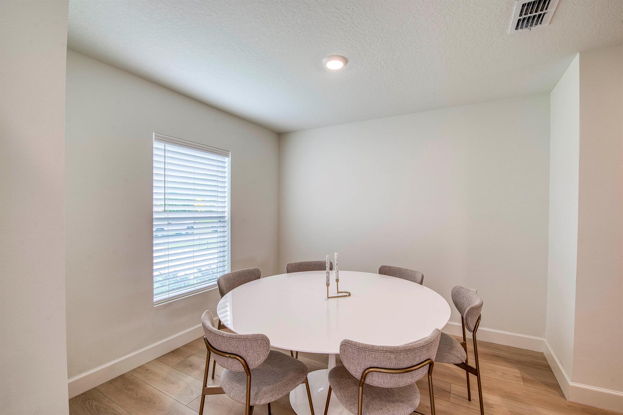 162 SW Milburn Circle