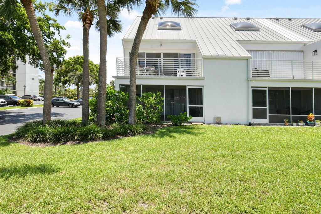 Photo of 1605 S Us Highway 1 #M2-214, Jupiter, FL 33477 (MLS # B26042720)