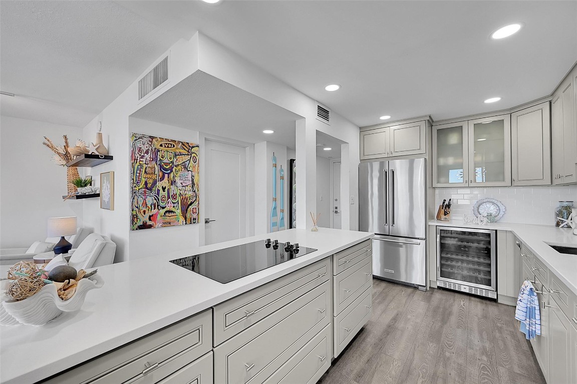 Silver Thatch - Residential