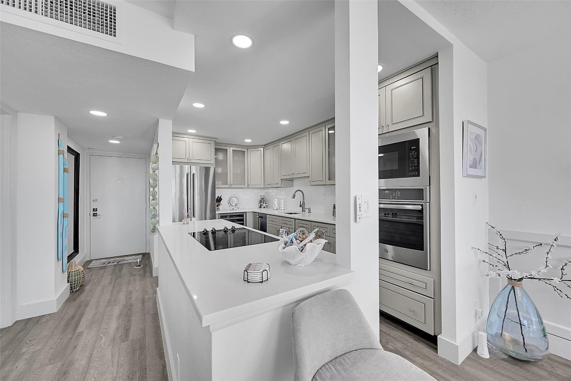 Silver Thatch - Residential