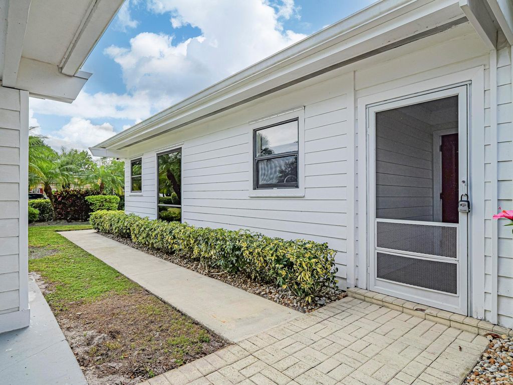 Photo of 13867 Eastpointe Way, Palm Beach Gardens, FL 33418 (MLS # R11115599)