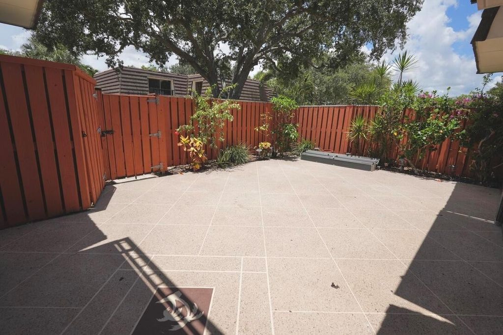 Photo of 1008 10th Court, Jupiter, FL 33477 (MLS # R11102489)