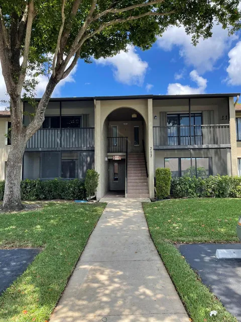 717 Sunny Pine Way Unit D2, Greenacres, FL MLS: R11077830