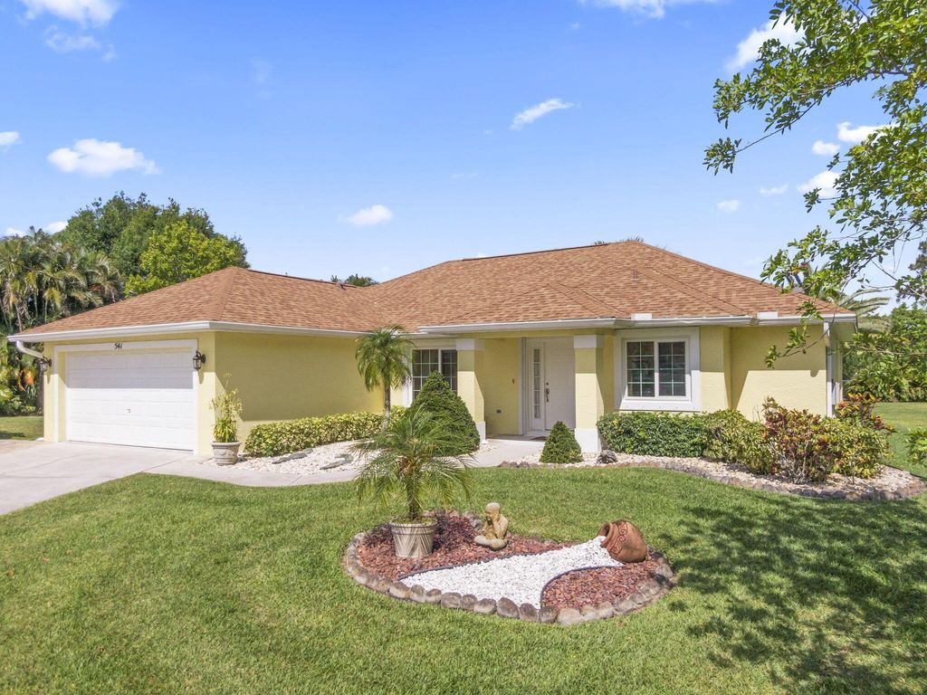 Photo of 541 SW Saturn Court, Port Saint Lucie, FL 34953 (MLS # R11083820)