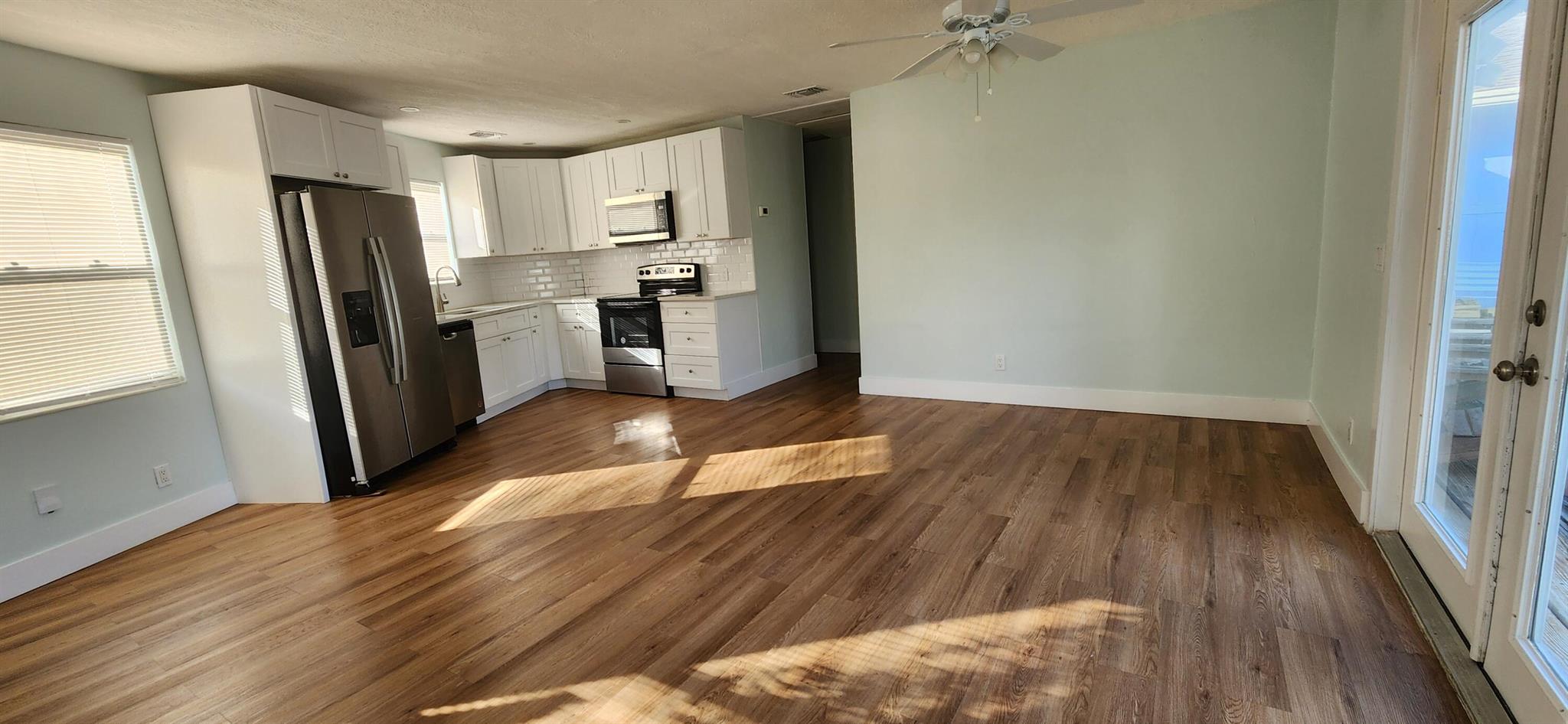 NORTH PALM BEACH HEIGHTS - Residential Lease