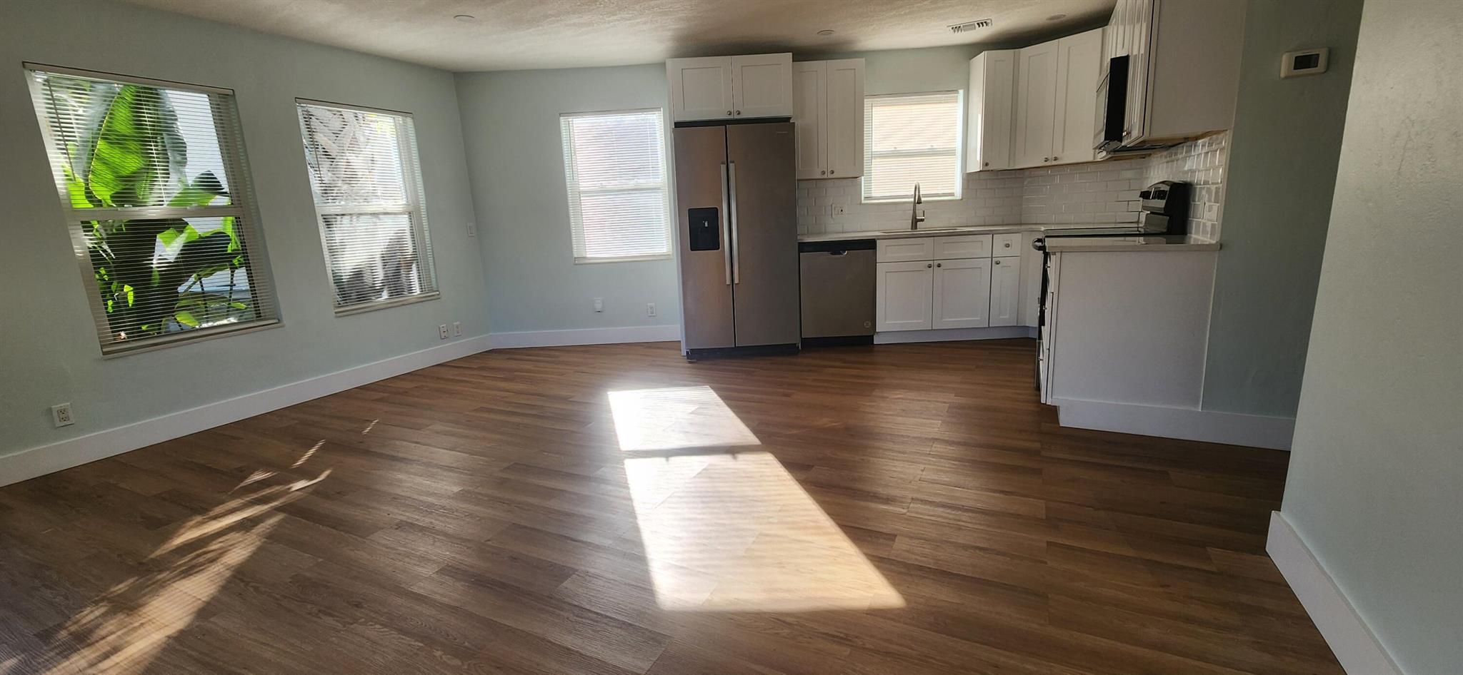 NORTH PALM BEACH HEIGHTS - Residential Lease