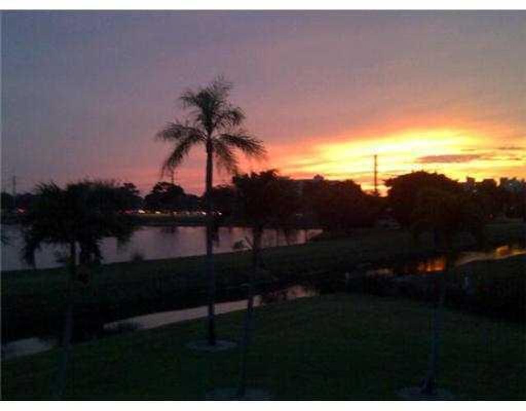 Photo of 6654 Villa Sonrisa Drive #421, Boca Raton, FL 33433 (MLS # B26011242)