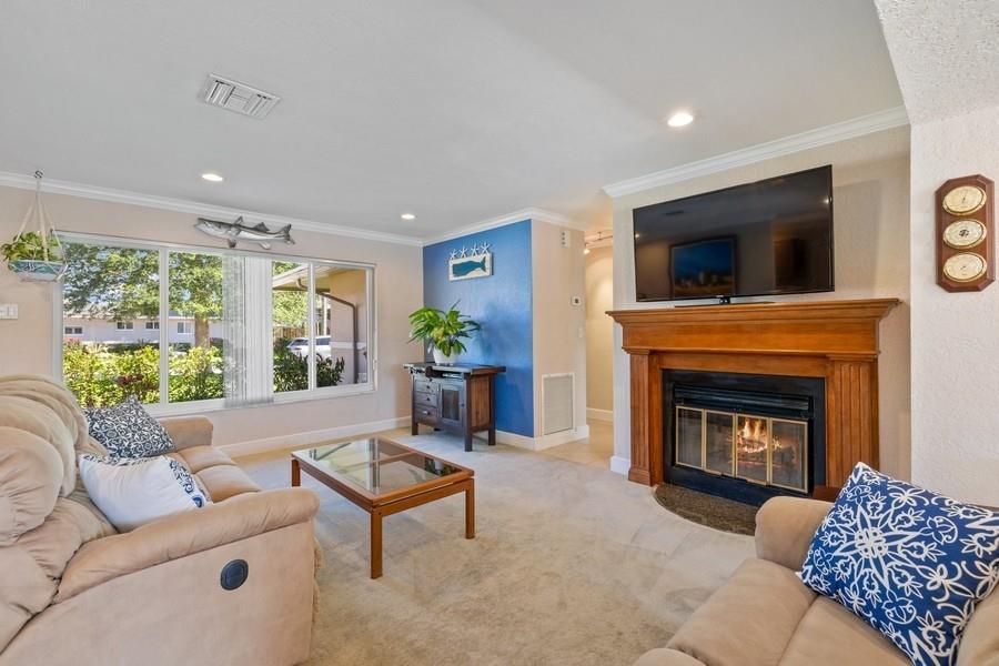 CORAL KEY VILLAS 2ND SEC - Residential