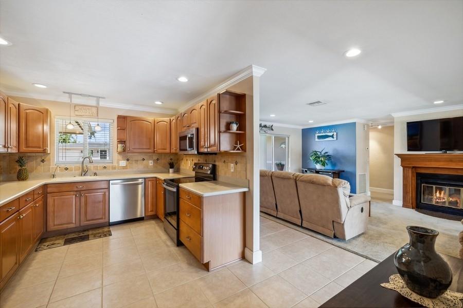 CORAL KEY VILLAS 2ND SEC - Residential