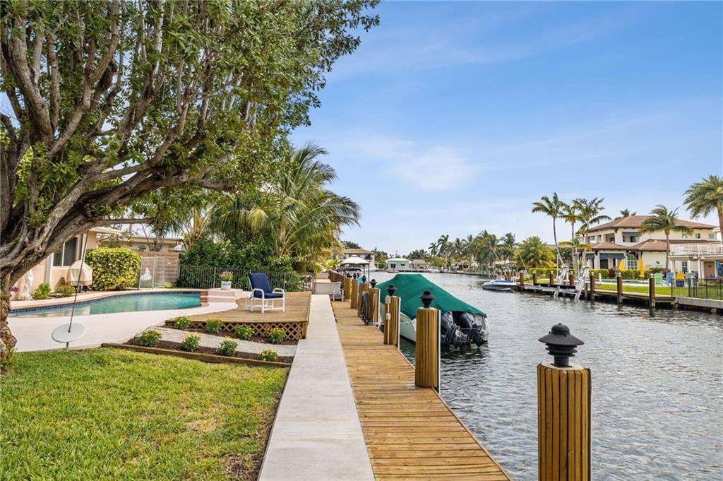 CORAL KEY VILLAS 2ND SEC - Residential