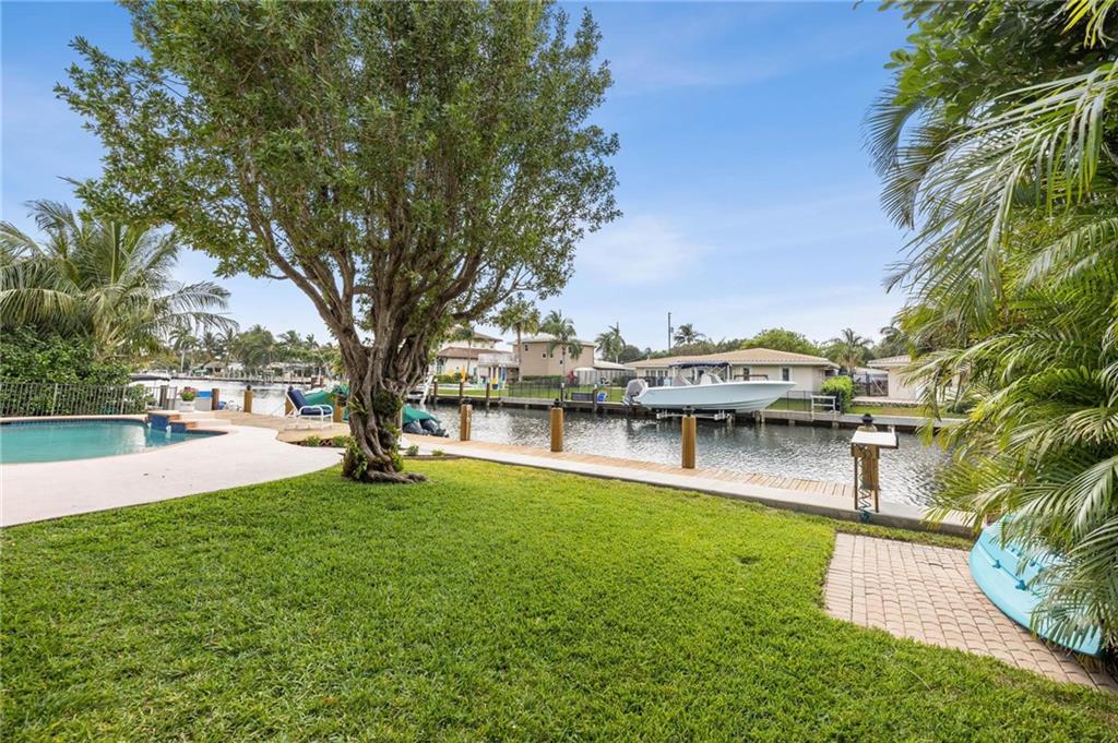 CORAL KEY VILLAS 2ND SEC - Residential