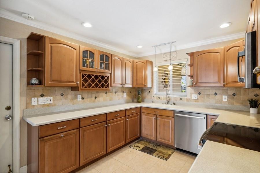 CORAL KEY VILLAS 2ND SEC - Residential