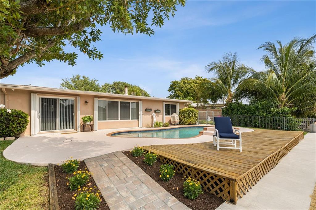 CORAL KEY VILLAS 2ND SEC - Residential