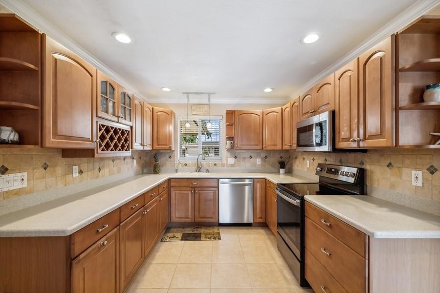 CORAL KEY VILLAS 2ND SEC - Residential