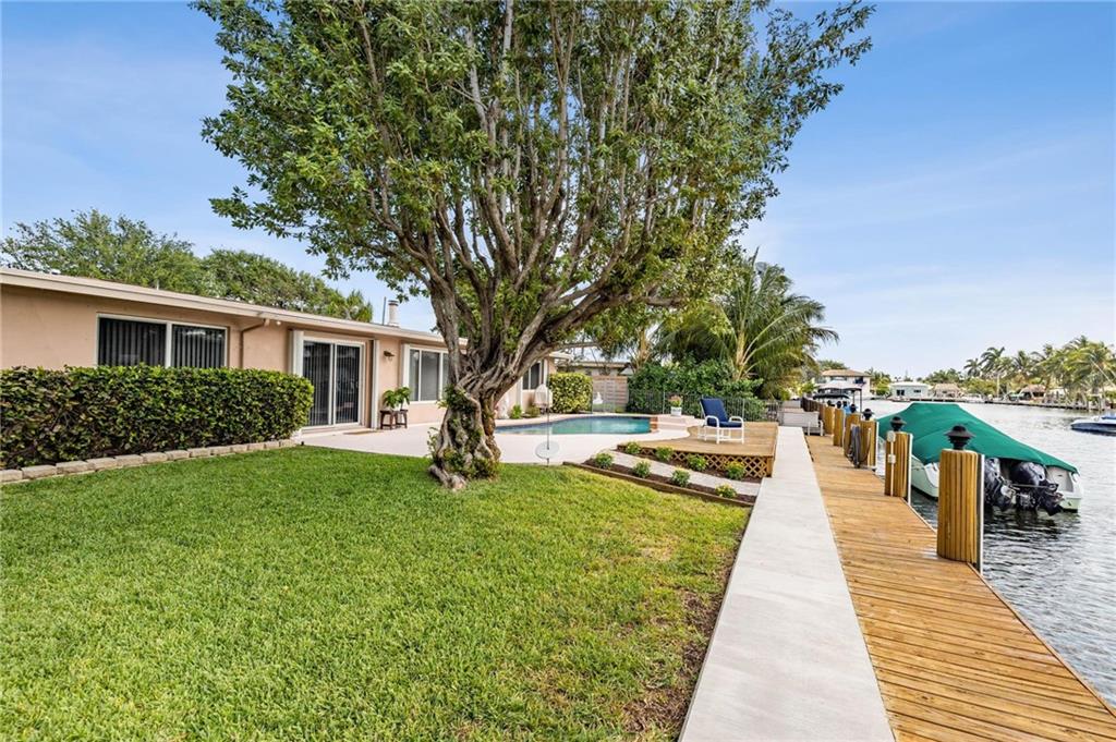 CORAL KEY VILLAS 2ND SEC - Residential