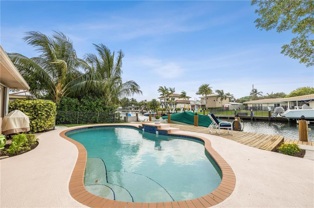 CORAL KEY VILLAS 2ND SEC - Residential