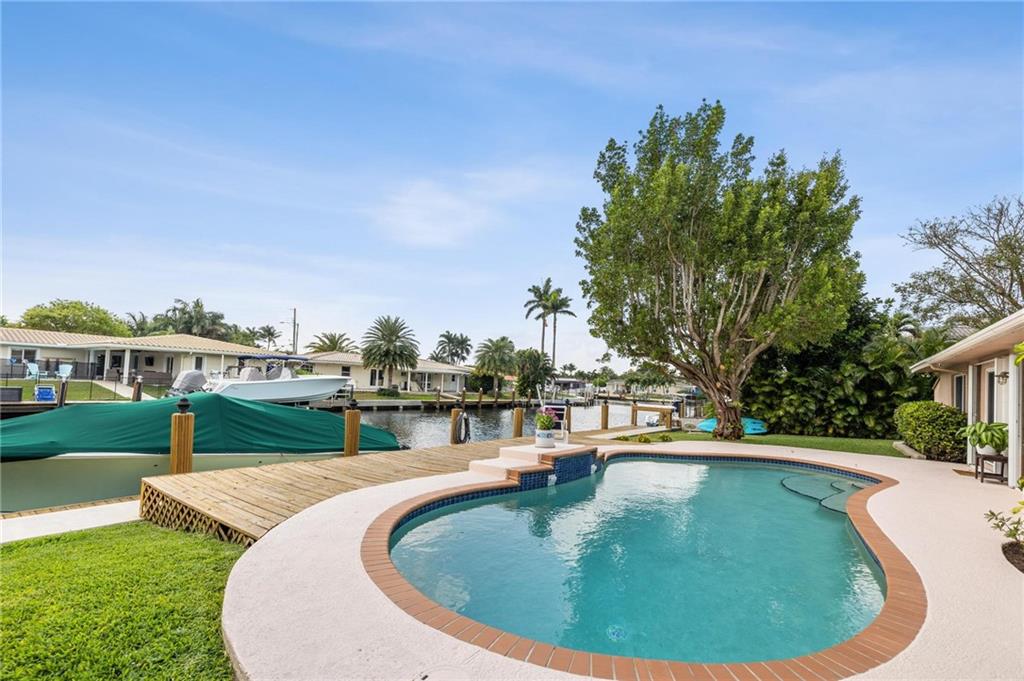 CORAL KEY VILLAS 2ND SEC - Residential