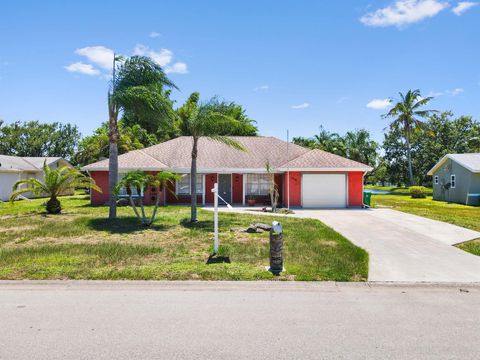 1318 SE Vestridge Lane Port St Lucie FL 34952
