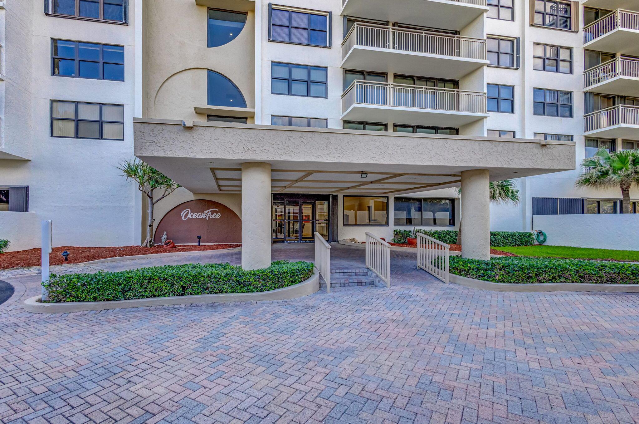 SPACIOUS 2 bedroom/2 bath rental available in Oceantree on SINGER ISLAND! The unit is located in the north side of the building with GORGEOUS ocean views! The unit is currently being renovated with new flooring, fresh paint, but will be ready for a seasonal renter in October! 3 month, 6 month and annual lease available! Included is the parking garage, membership to the Island Beach service which includes 2 lounge chairs, a table and umbrella. Owners are offering use of their vehicle for local travel only with a valid driver's license and insurance. Bicycles and kayaks available for your enjoyment! Also providing airport pickup to and from (PBIA only)!Oceantree has a fitness center, sauna, 2 swimming pools, whirlpool, 24/7 concierge and in-house management.