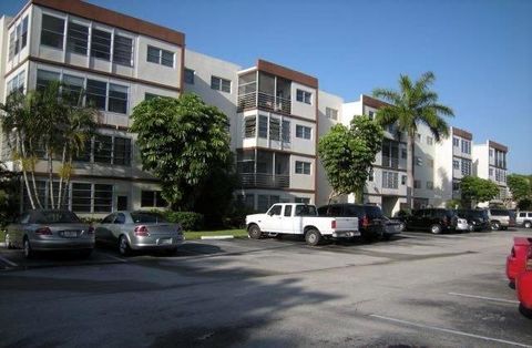 Condominium in Lauderhill FL 4044 19th St St.jpg