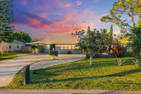 Photo of 1149 SE Menores Avenue, Port Saint Lucie, FL 34952 (MLS # R11141065)