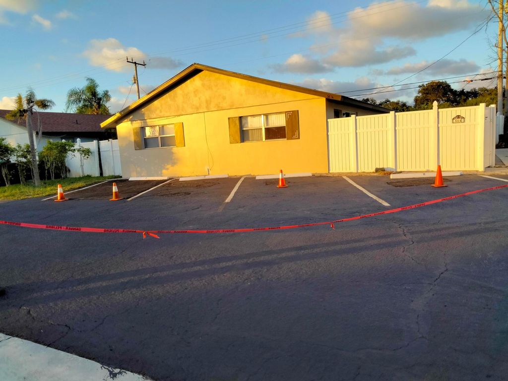 Photo of 564 Holly Drive #1, Palm Beach Gardens, FL 33410 (MLS # B26010259)