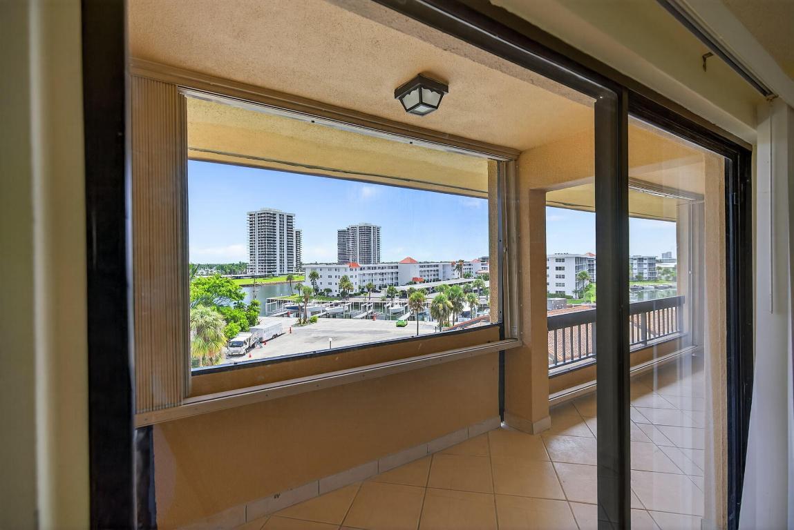 MARINA BAY - Residential