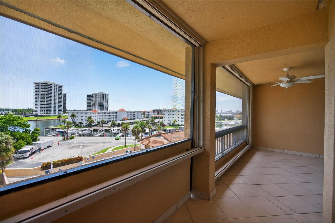 MARINA BAY - Residential