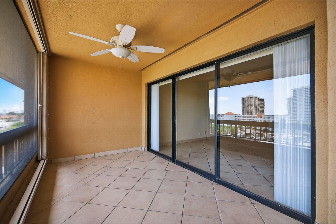 MARINA BAY - Residential