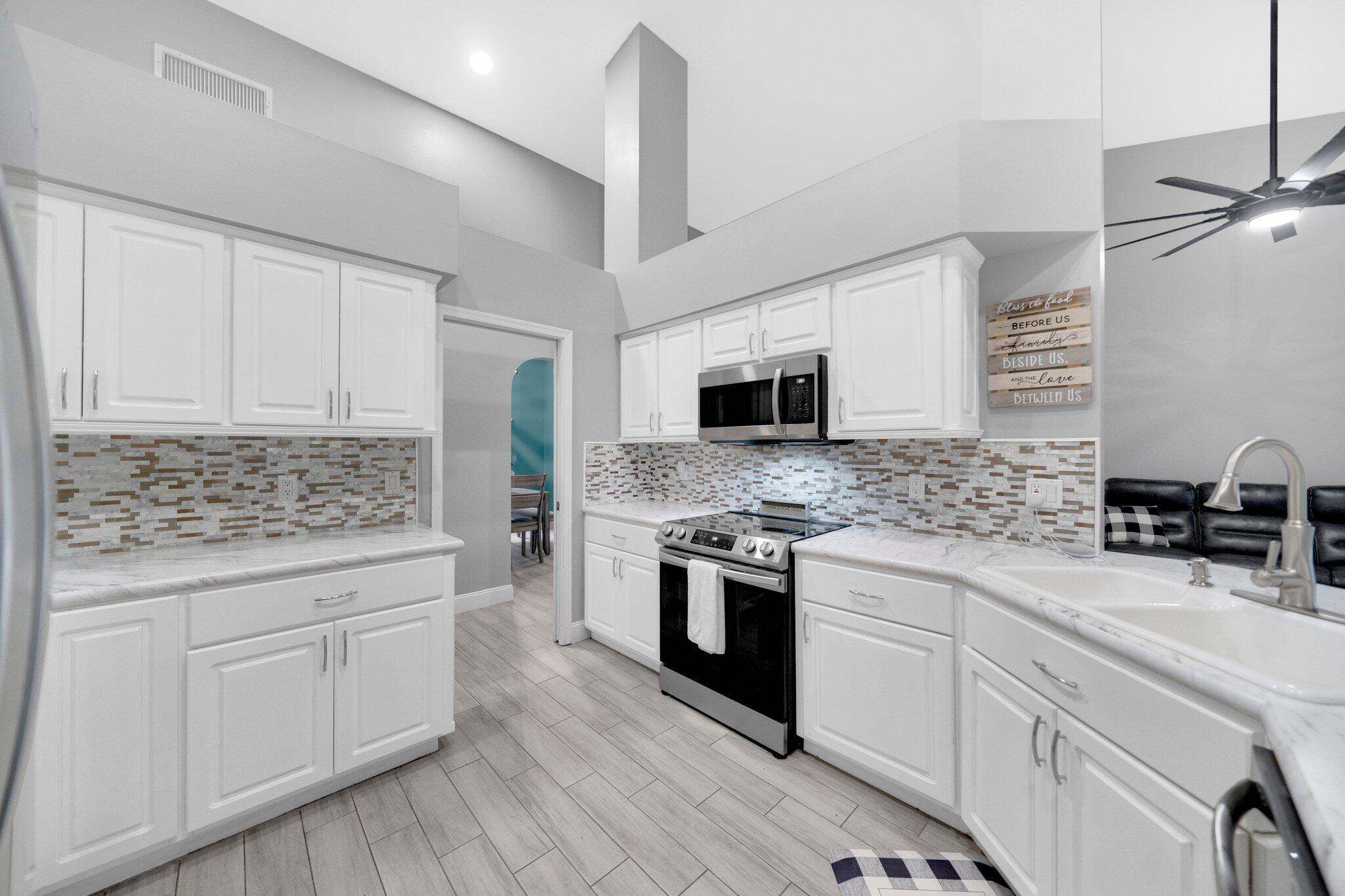SUGAR POND MANOR OF WELLI - Residential