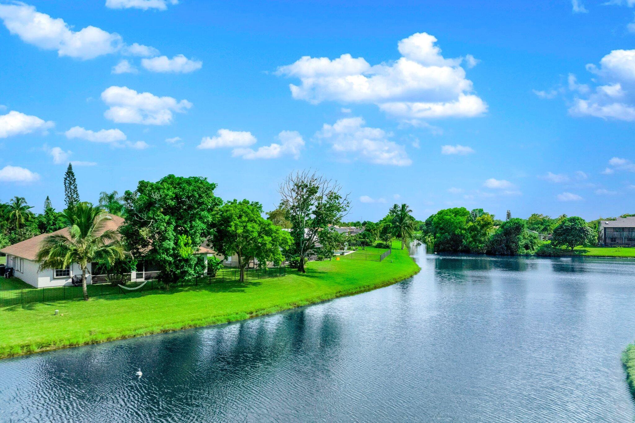 SUGAR POND MANOR OF WELLI - Residential