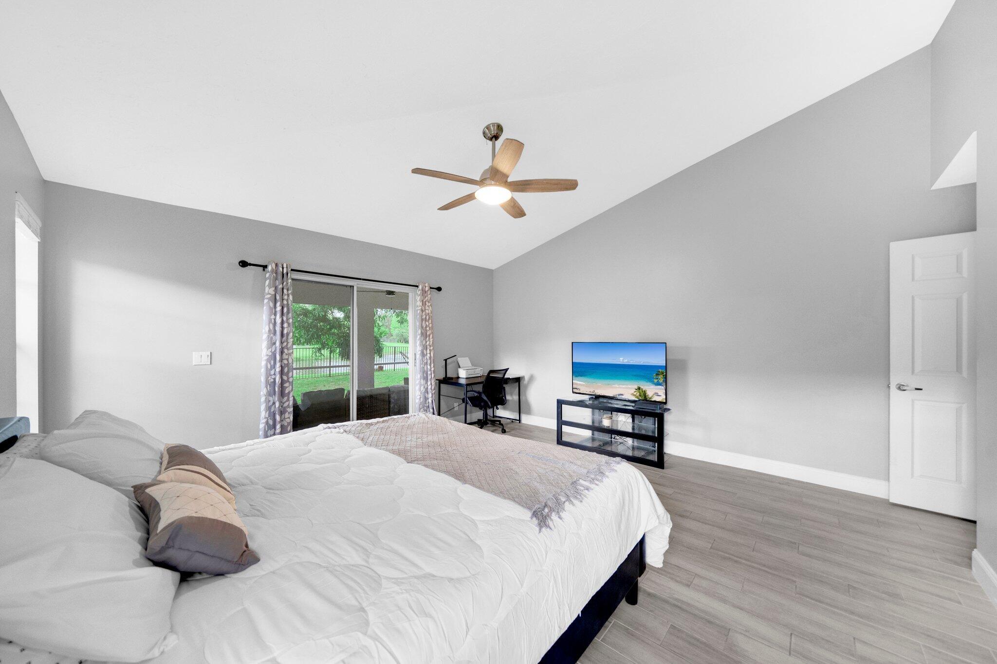 SUGAR POND MANOR OF WELLI - Residential