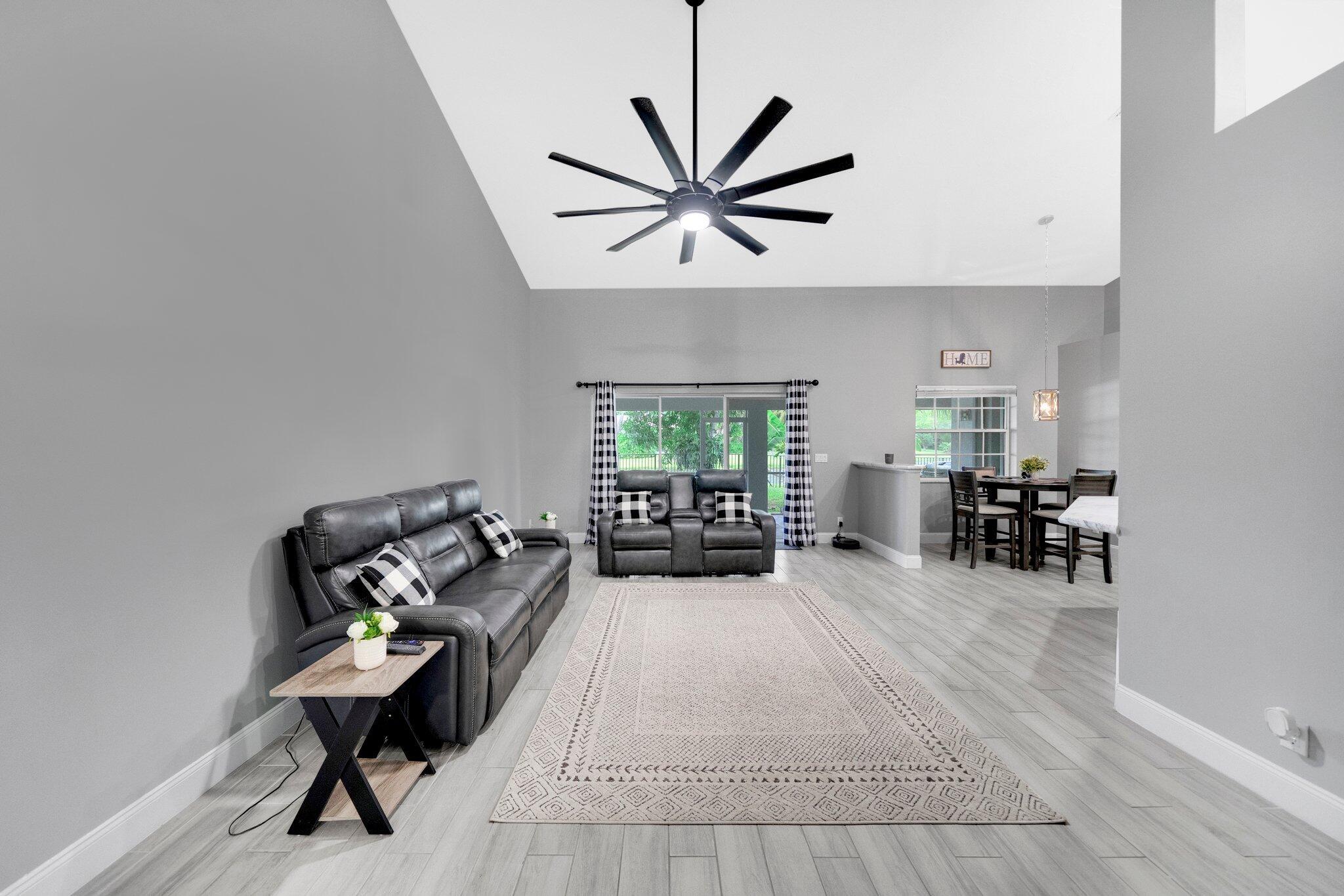 SUGAR POND MANOR OF WELLI - Residential