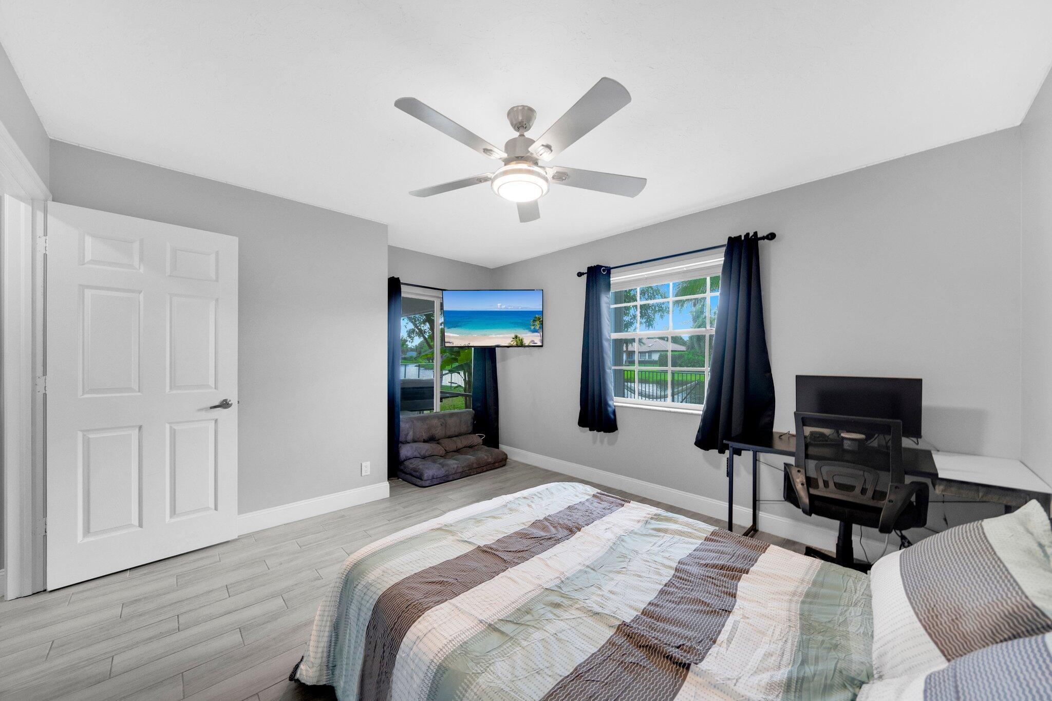SUGAR POND MANOR OF WELLI - Residential