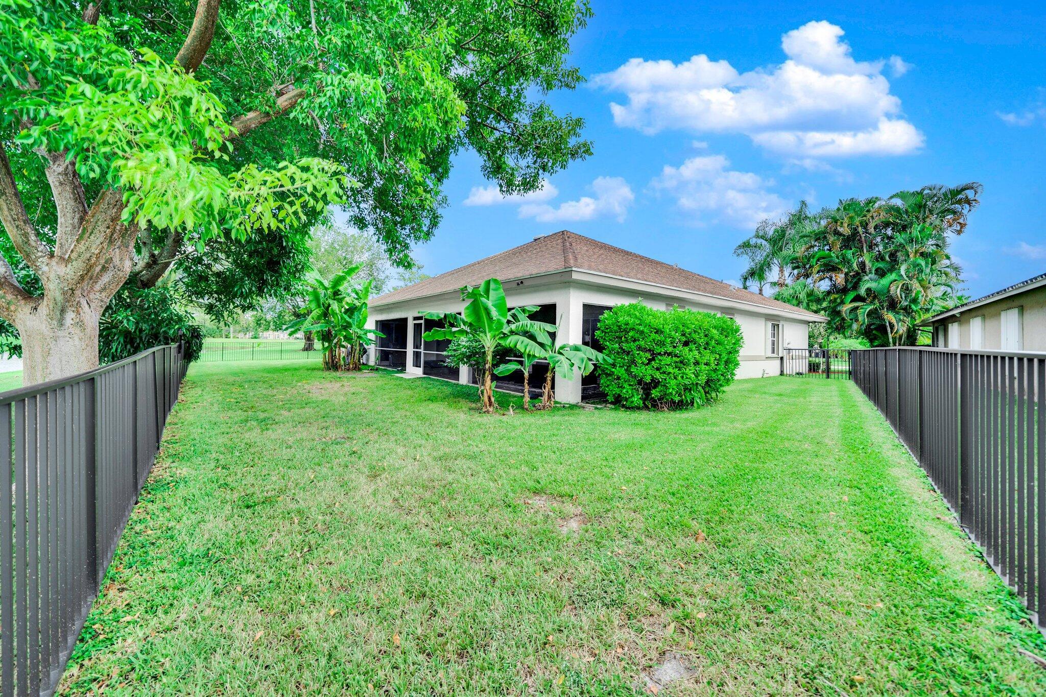 SUGAR POND MANOR OF WELLI - Residential