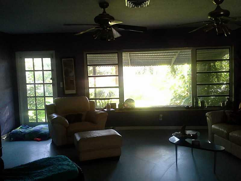 HOLLYWOOD LAKES SECTION 1 - Residential