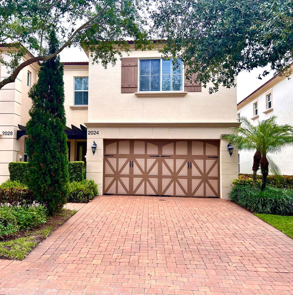 Photo of 2024 FOXTAIL VIEW Court, West Palm Beach, FL 33411 (MLS # B26062899)