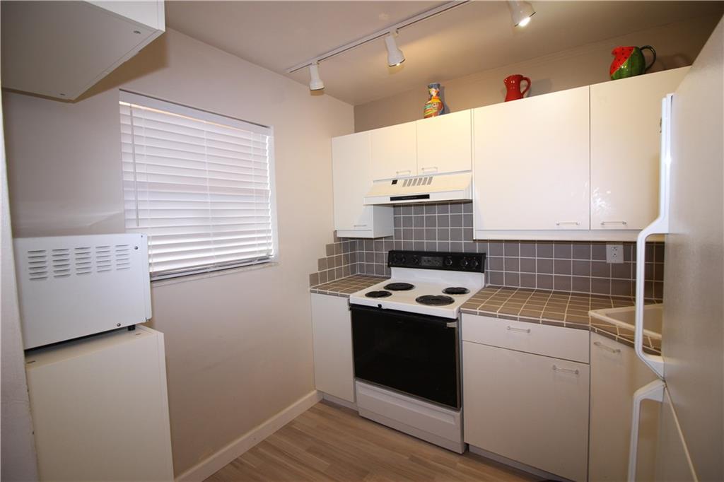 Rokest Condo - Residential