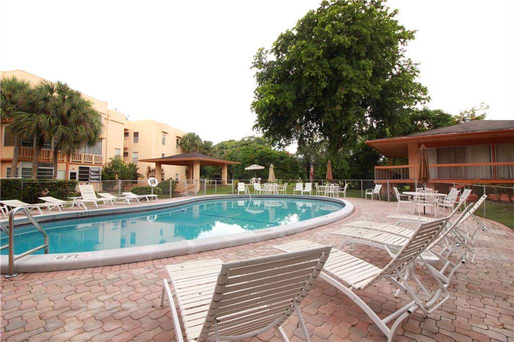 Rokest Condo - Residential