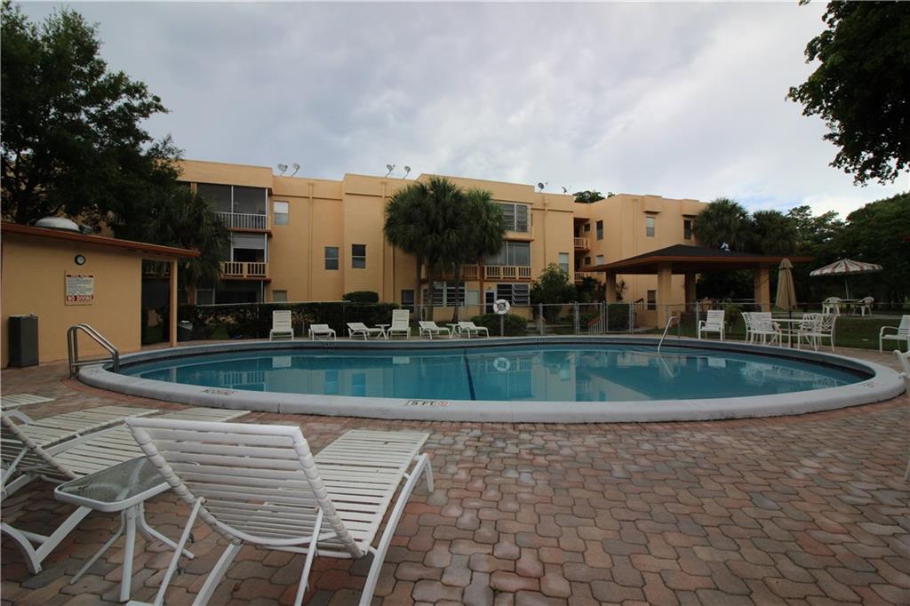 Rokest Condo - Residential