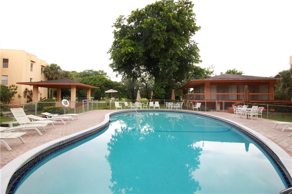 Rokest Condo - Residential