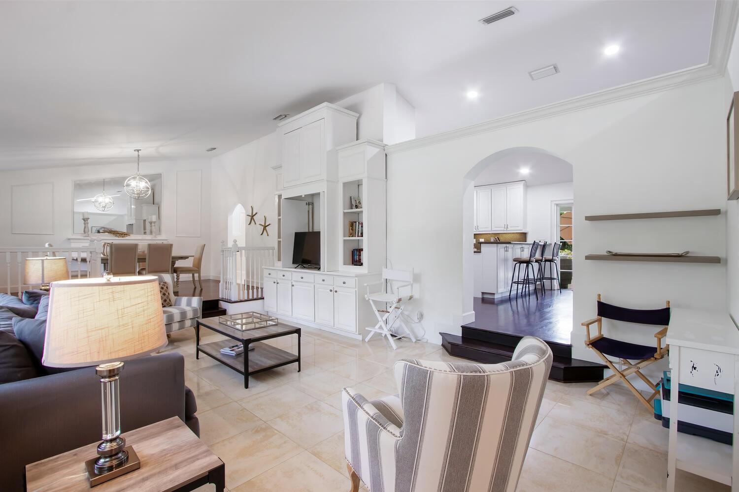 12327 Quercus Lane