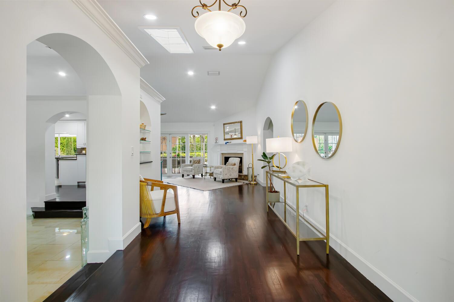 12327 Quercus Lane