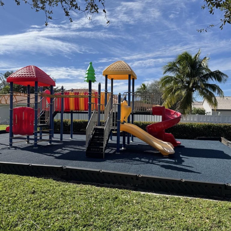 Pod 5 At Monarch Lakes 16 - Residential