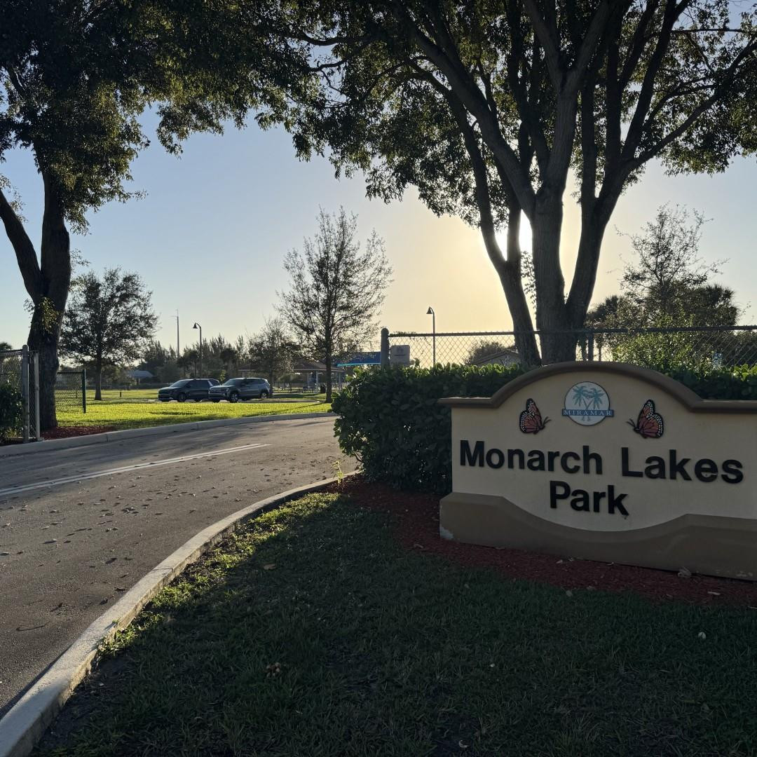 Pod 5 At Monarch Lakes 16 - Residential