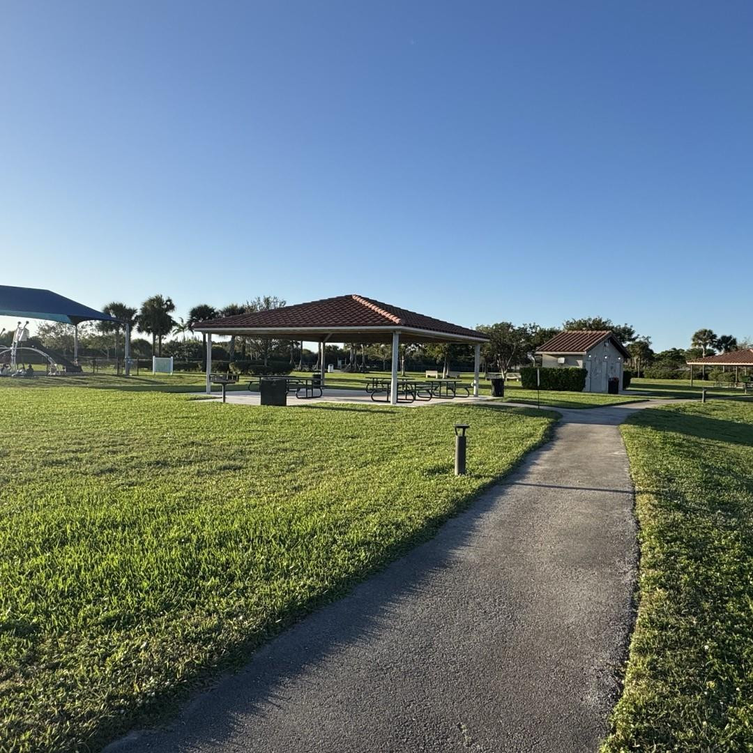 Pod 5 At Monarch Lakes 16 - Residential