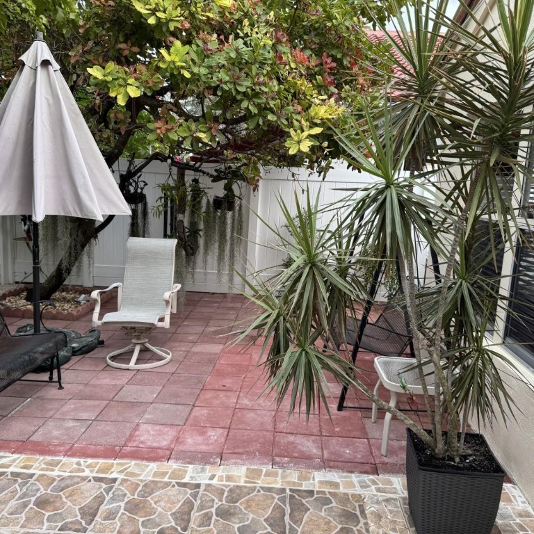 Pod 5 At Monarch Lakes 16 - Residential