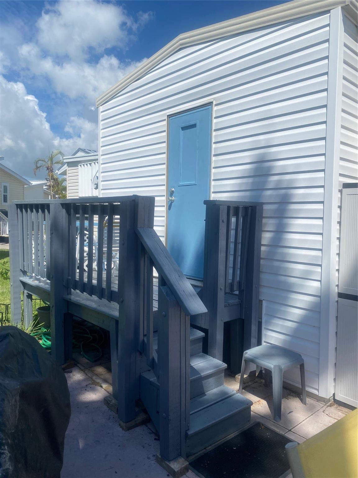 533 Nettles Blvd